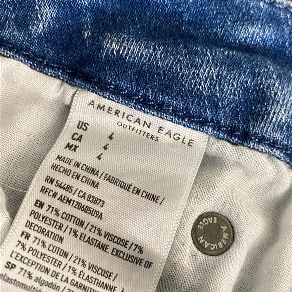 AMERICAN EAGLE Curvy High Rise Shortie distressed jean shorts size women’s 4 - Picture 10 of 10